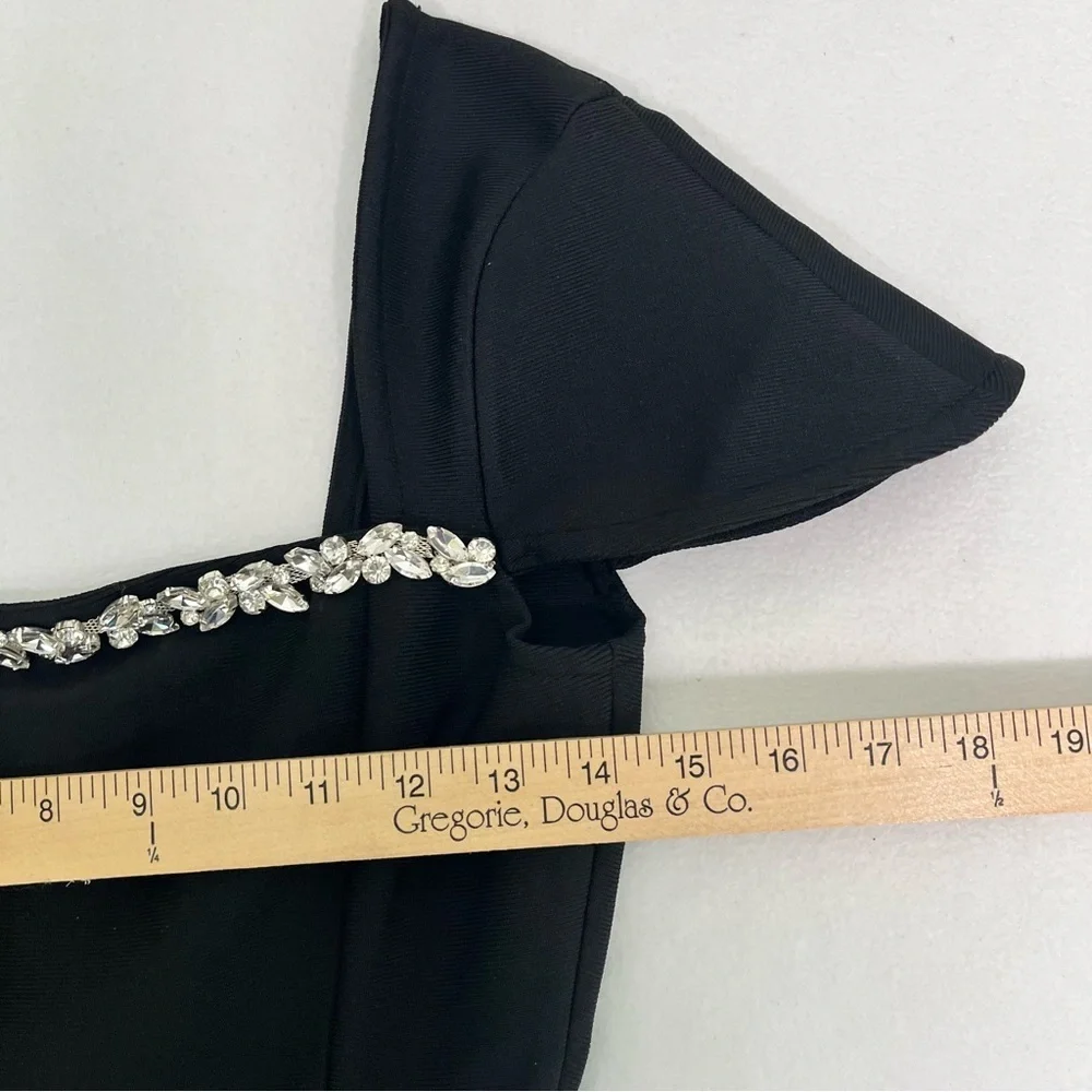 NWOT Dress Mini w/Embellished Neckline Bodycon Bandage Party Dress-Feminine Sz S